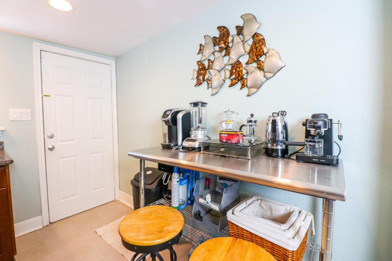 Perfect Location Spacious Yard Coffee Bar At This Lovely Beach Home Galveston Esterno foto