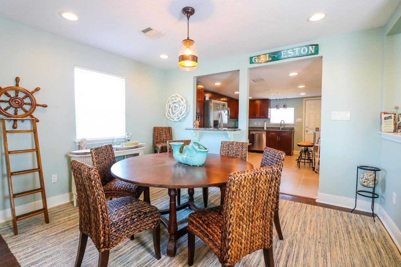 Perfect Location Spacious Yard Coffee Bar At This Lovely Beach Home Galveston Esterno foto