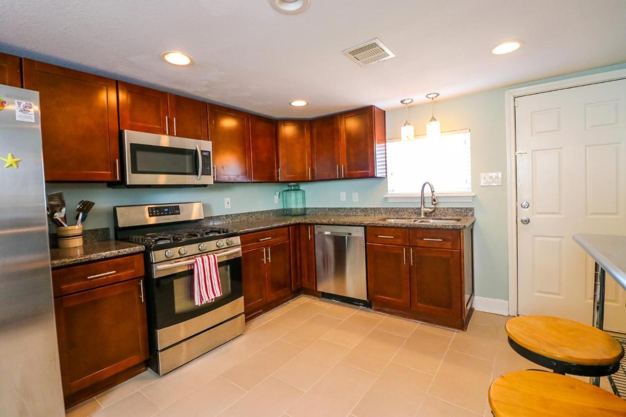Perfect Location Spacious Yard Coffee Bar At This Lovely Beach Home Galveston Esterno foto